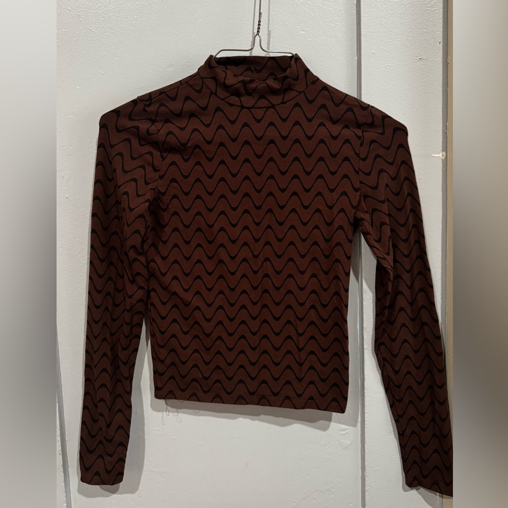 Hollister Brown and Black Long sleeve